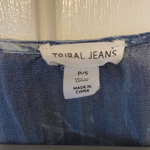 Blue Leaf Print Women's Top - Picture 3 of 7